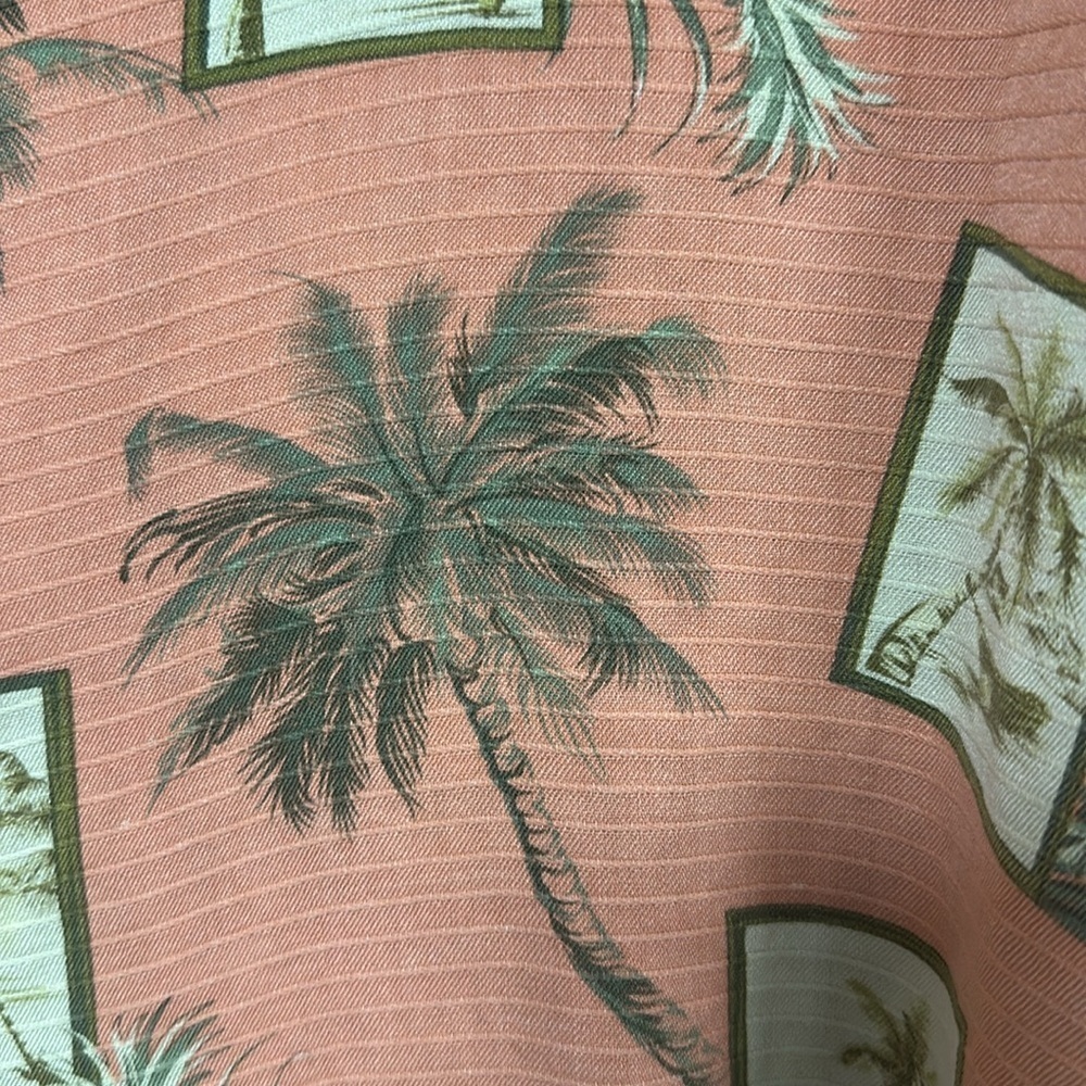 Beautiful Bermuda Bay  100% silk Hawaiian button down shirt. Wood Buttons, XXL